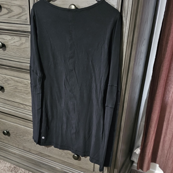 Lululemon long sleeve - Picture 2 of 6